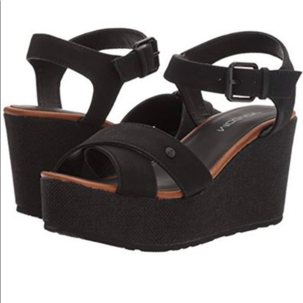 Super cute Volcom wedge sandals size 6